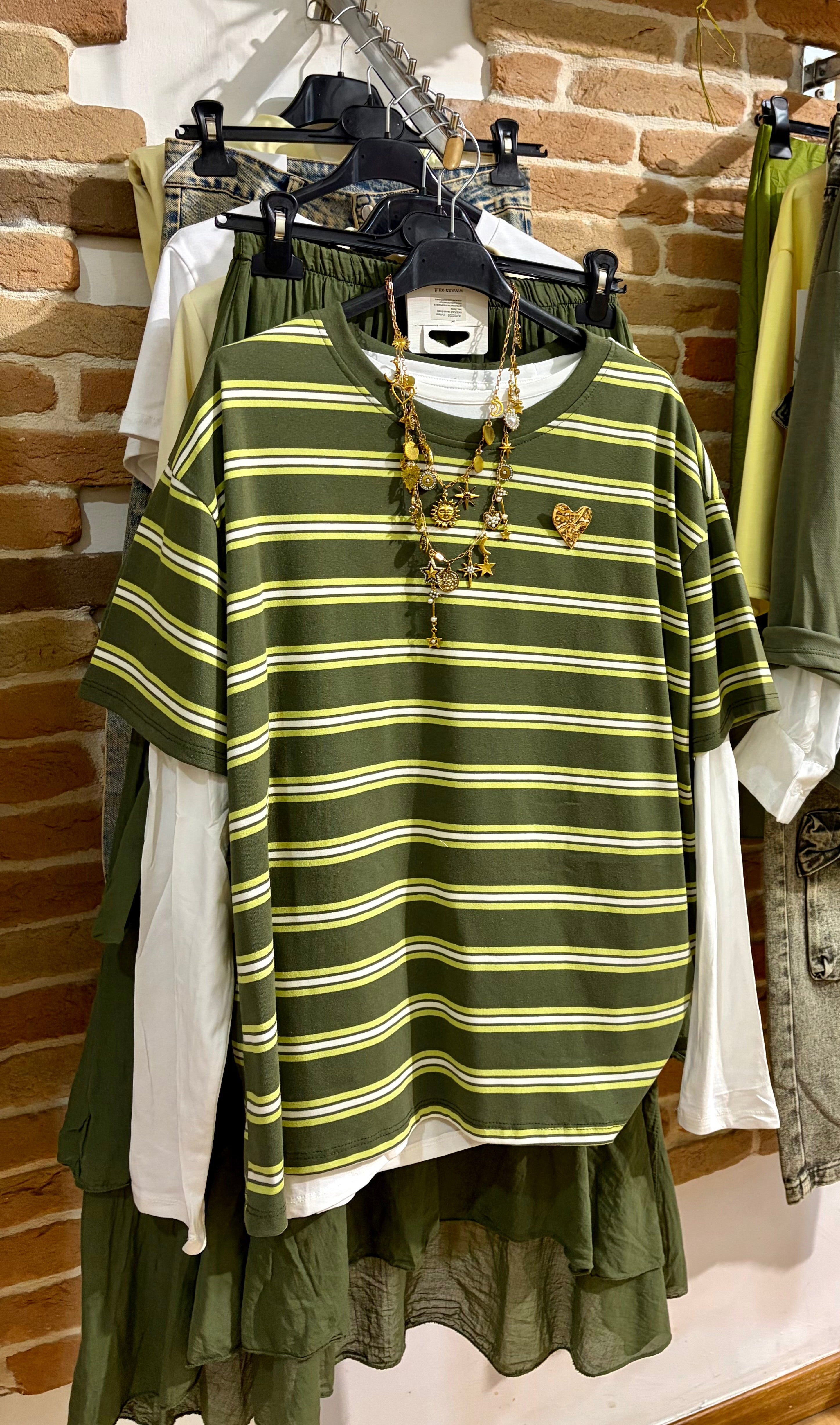 T-shirt cuoricino oro⭐️