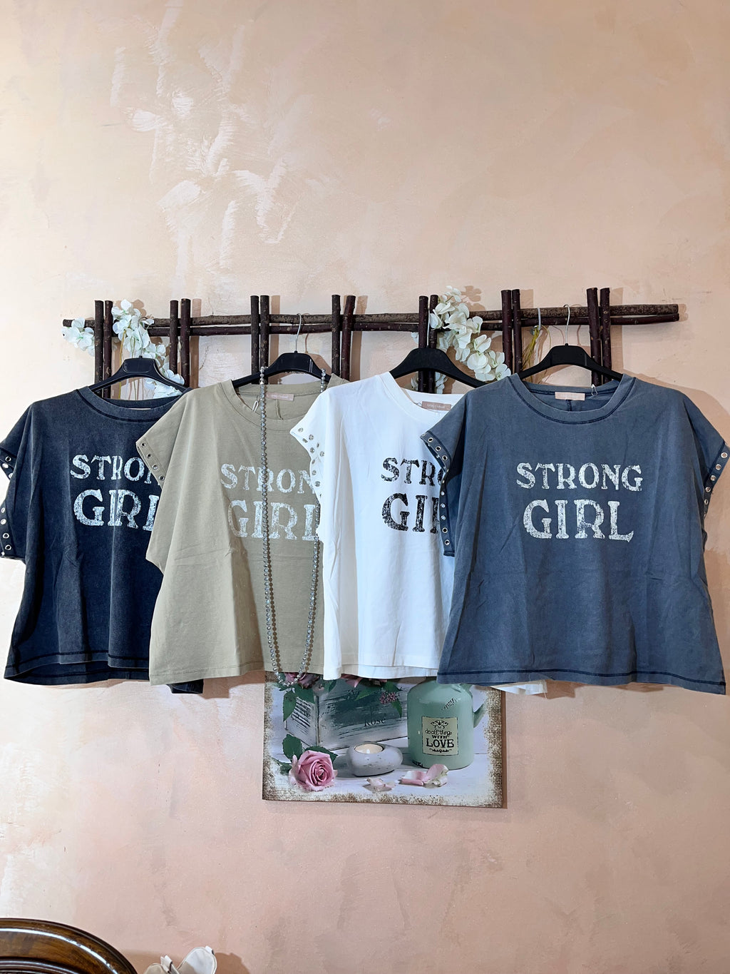 T-shirt strong🖤