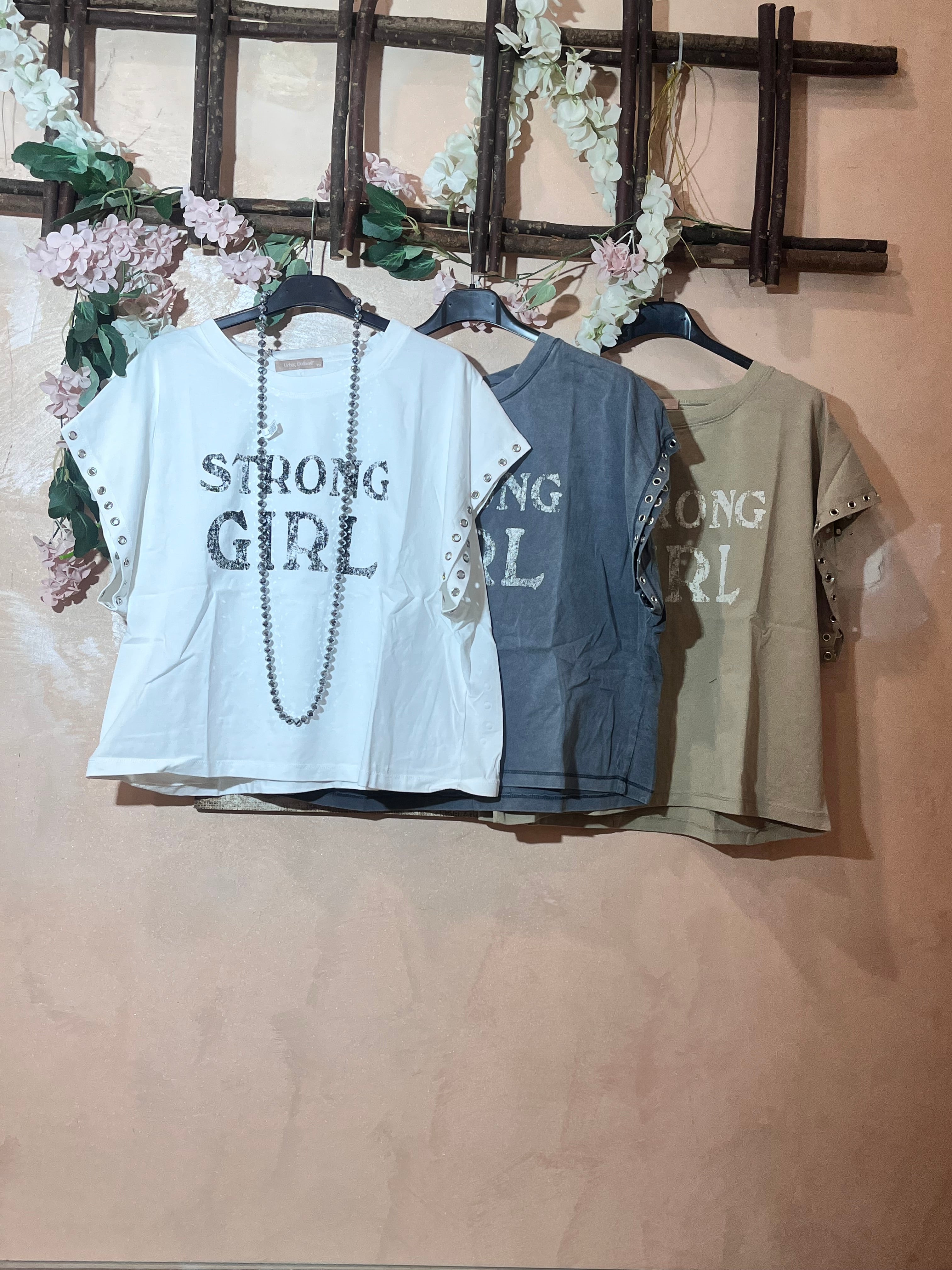 T-shirt strong girl