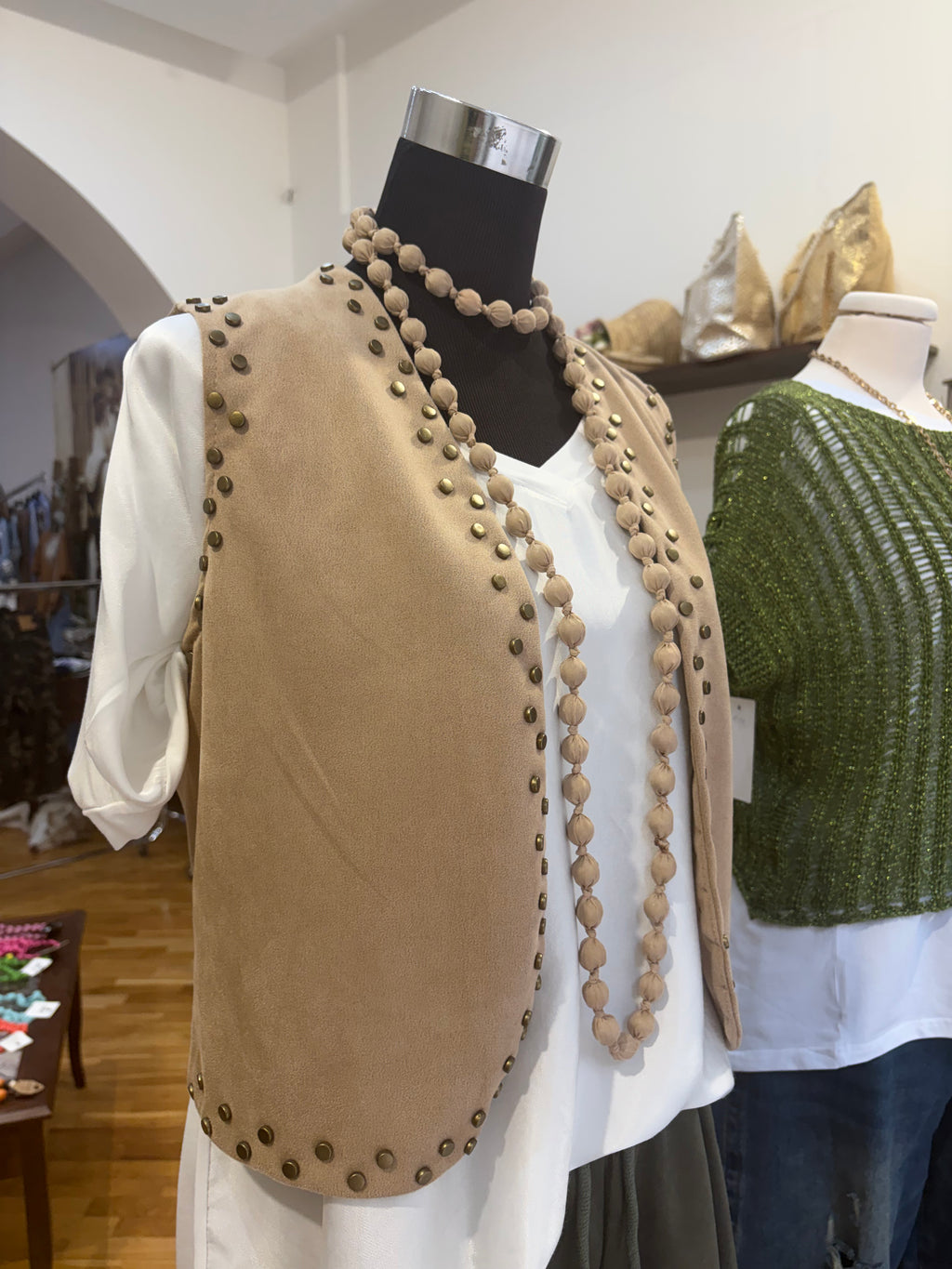 Gilet con borchiette🪩🤎