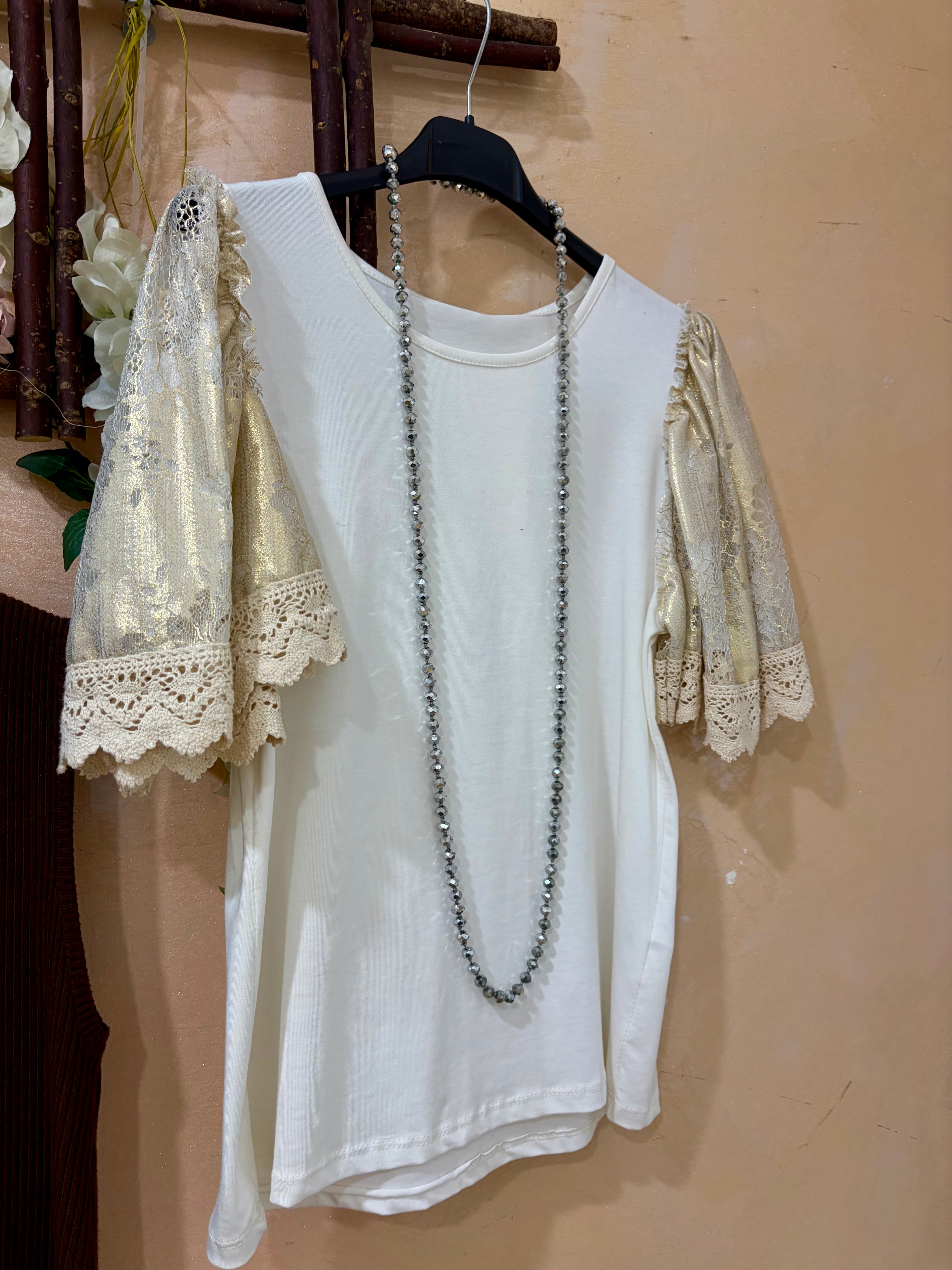 T-shirt dettagli oro⭐️